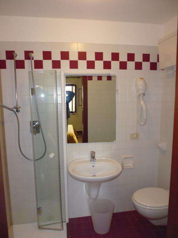 גראדו Hotel Alla Citta Di Trieste חדר תמונה